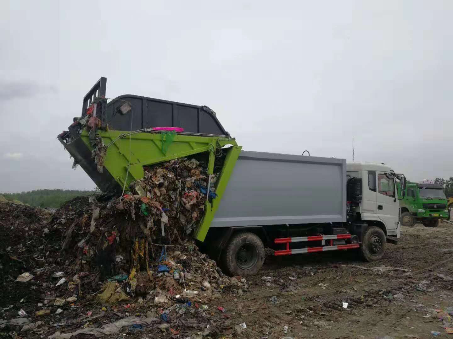 垃圾分類運(yùn)輸車